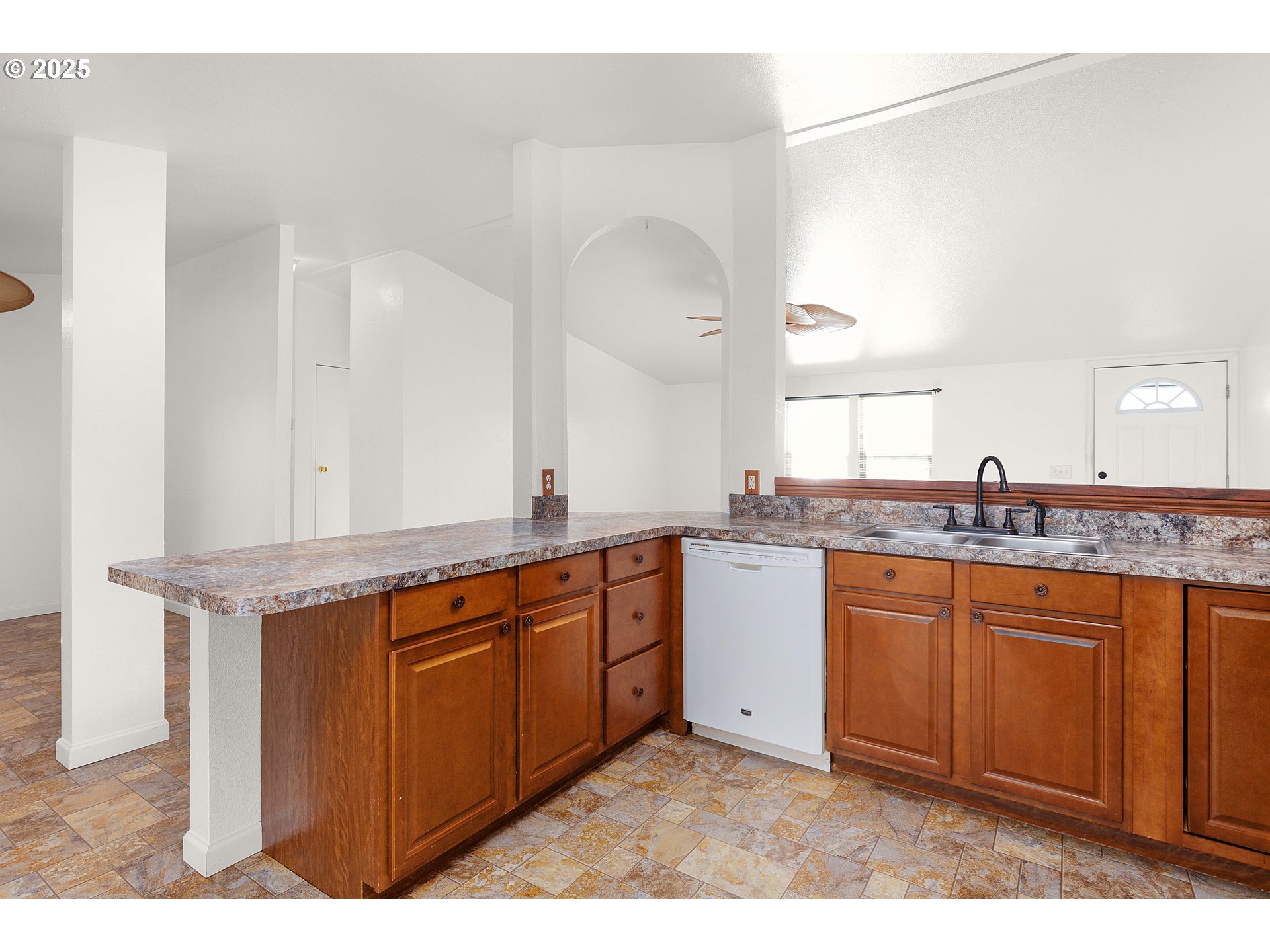 249 Trout Loop Roseburg, OR 97471 - Photo 7 of 33