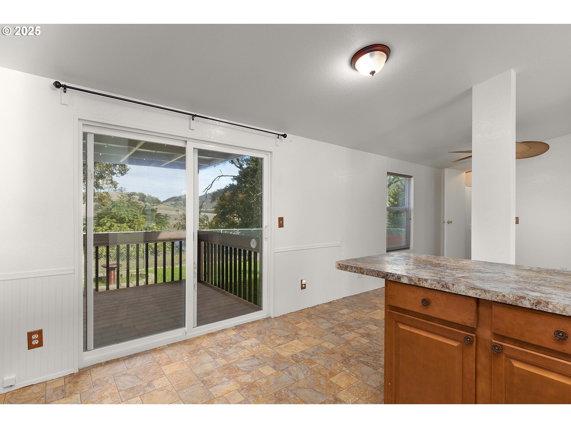 249 Trout Loop Roseburg, OR 97471 - Photo 8 of 33