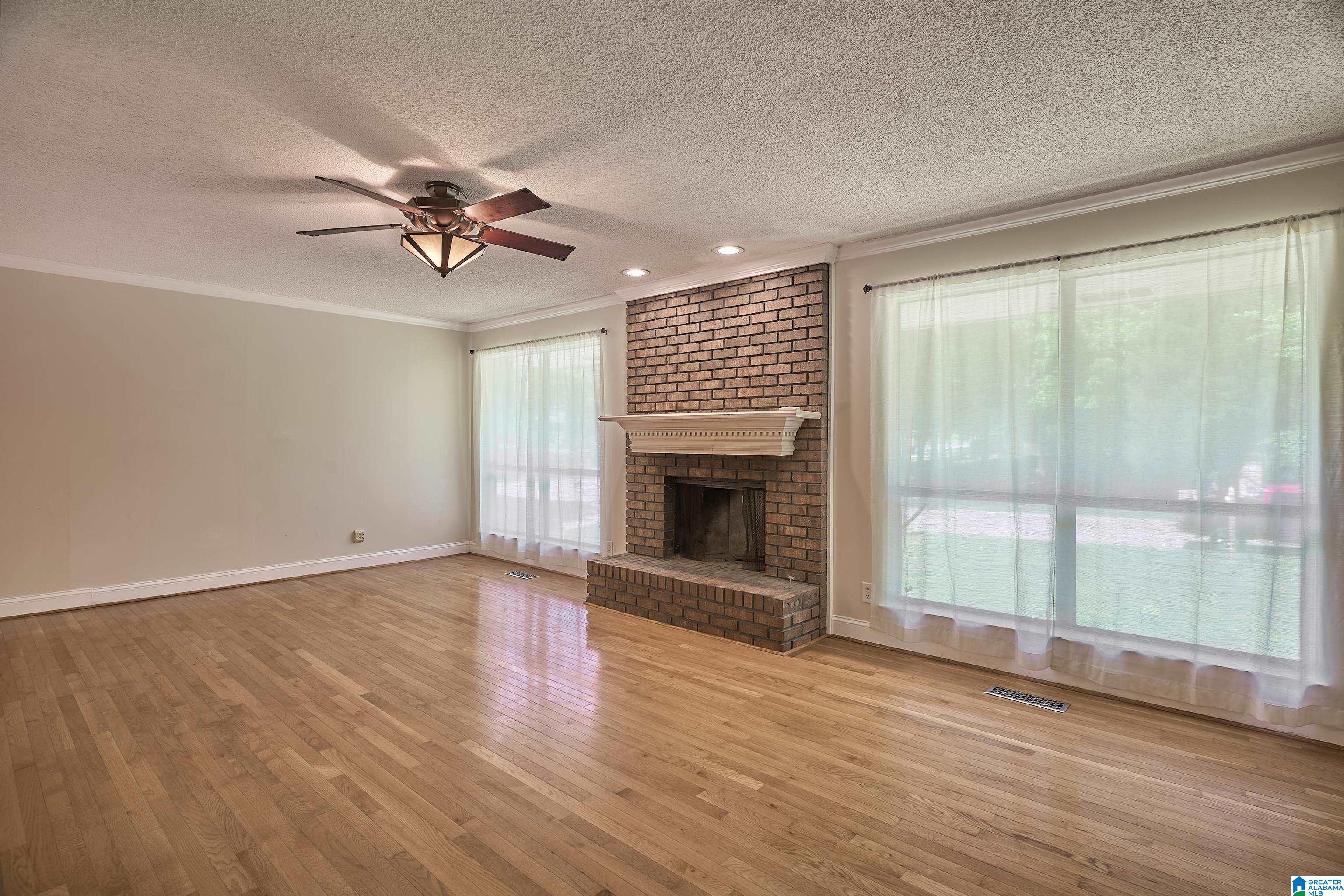 1853 Hamilton Road Pelham, AL 35124 - Photo 5 of 39