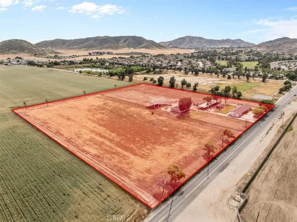 $1,250,000 | 6905 West Devonshire Avenue, Hemet, CA 92545