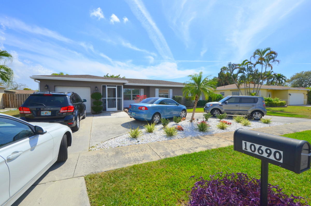 10690 Eland Street Boca Raton, FL 33428 - Photo 3 of 14 Circular Driveway!!!