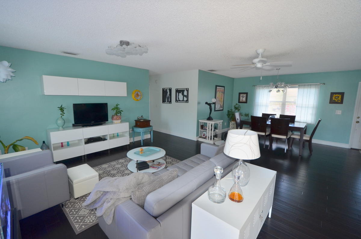 10690 Eland Street Boca Raton, FL 33428 - Photo 6 of 14 Living room/Dining