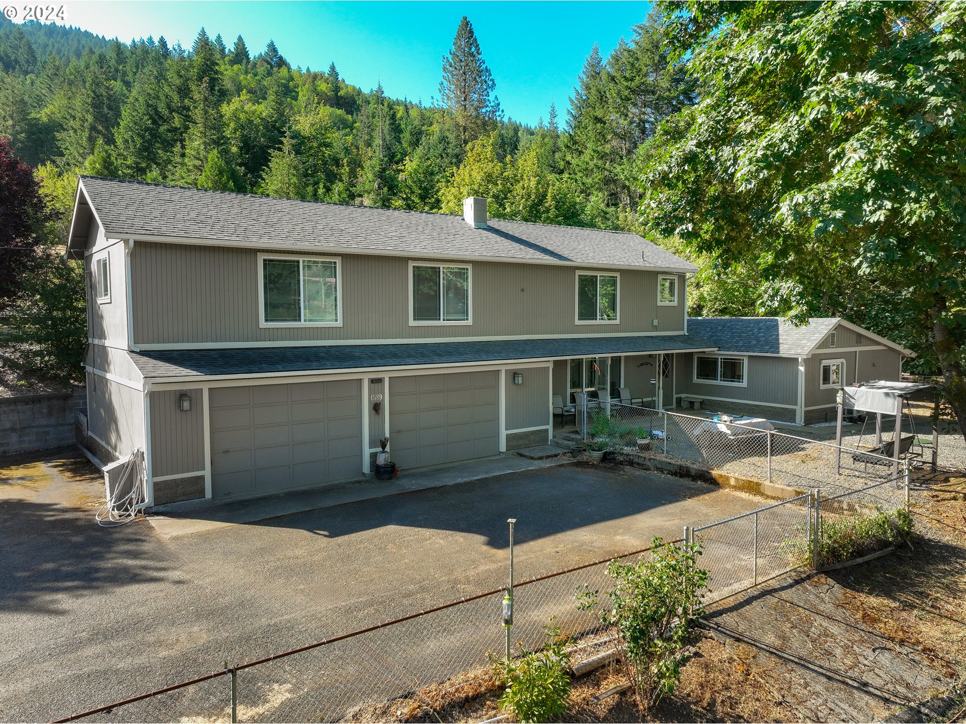 1589 Windy Creek Road Glendale, OR 97442 - Photo 1 of 48 Gallery Image 1
