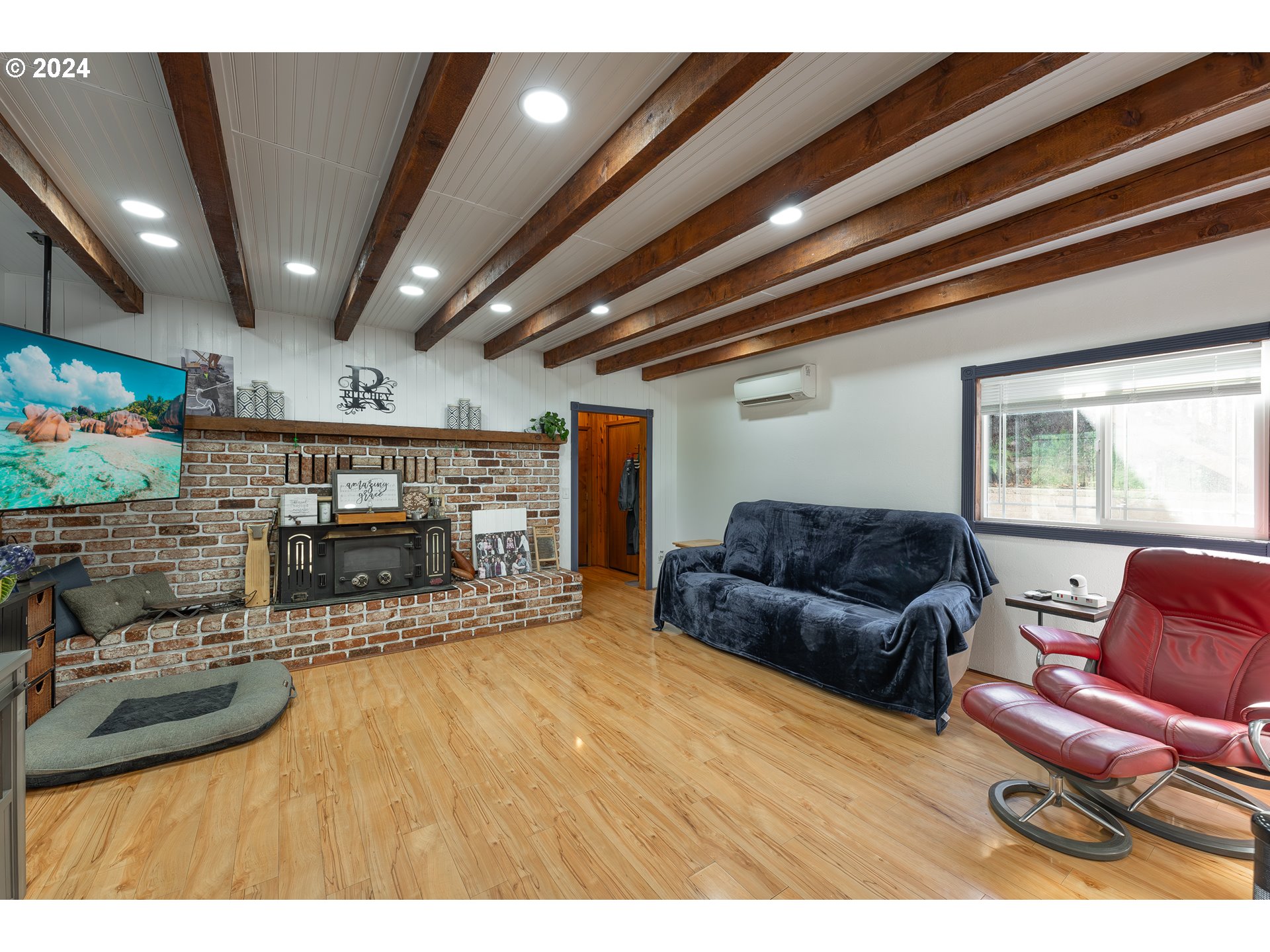 1589 Windy Creek Road Glendale, OR 97442 - Photo 12 of 48 Gallery Image 12