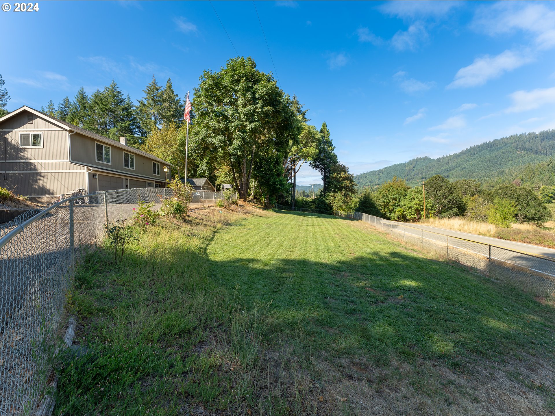 1589 Windy Creek Road Glendale, OR 97442 - Photo 3 of 48 Gallery Image 3