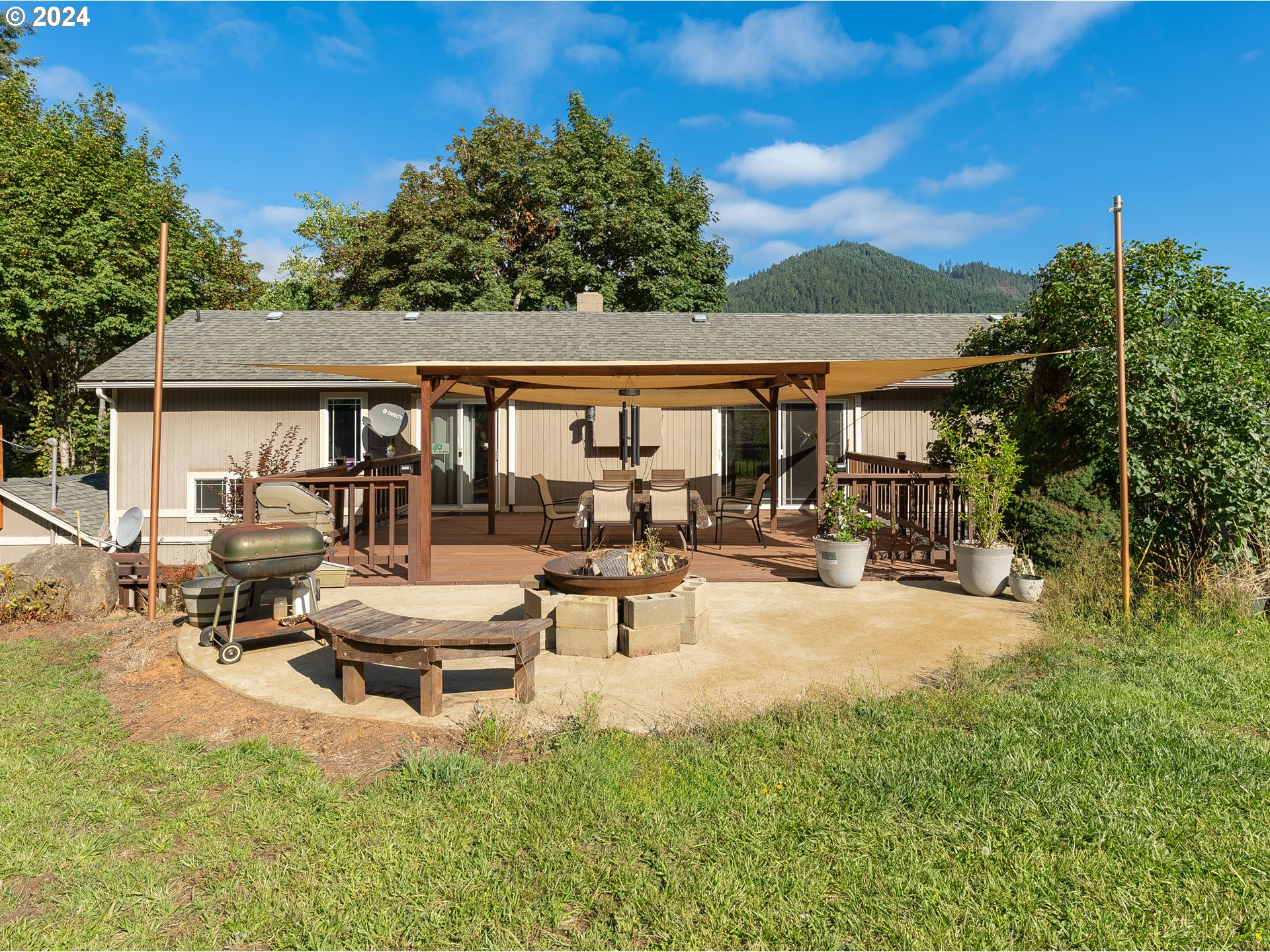 1589 Windy Creek Road Glendale, OR 97442 - Photo 9 of 48 Gallery Image 9