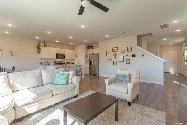 $2,300 | 9931 Forestier Green, San Antonio, TX 78221