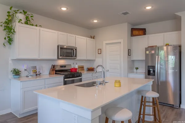 $2,300 | 9931 Forestier Green, San Antonio, TX 78221