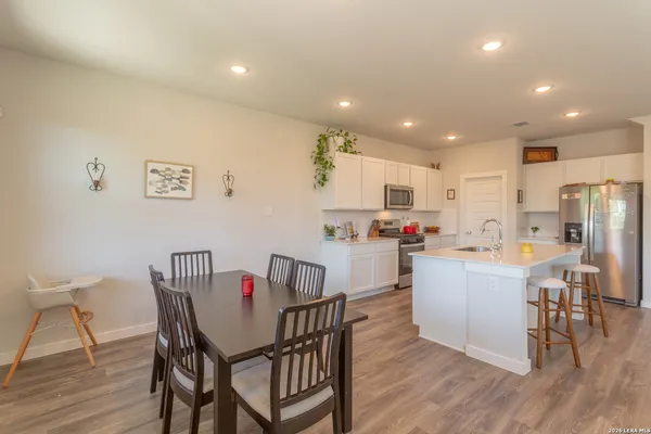 $2,300 | 9931 Forestier Green, San Antonio, TX 78221