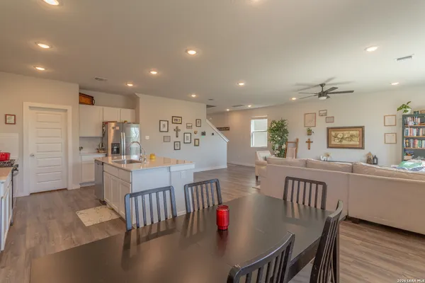 $2,300 | 9931 Forestier Green, San Antonio, TX 78221