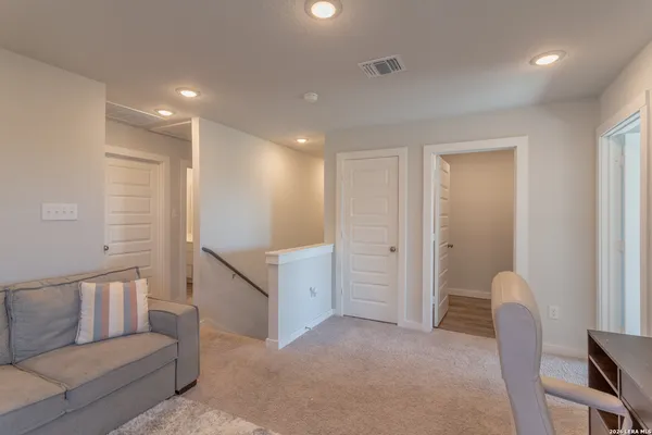 $2,300 | 9931 Forestier Green, San Antonio, TX 78221