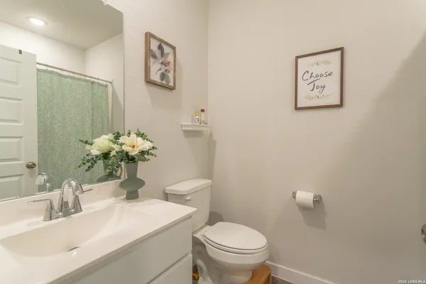 $2,300 | 9931 Forestier Green, San Antonio, TX 78221