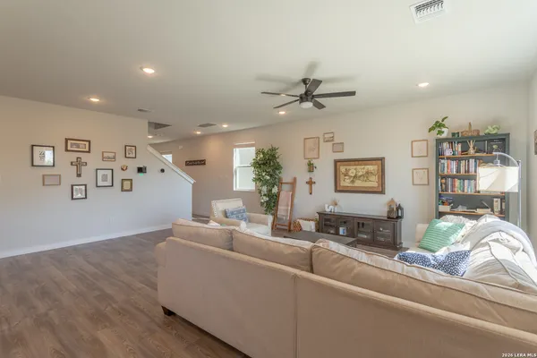 $2,300 | 9931 Forestier Green, San Antonio, TX 78221