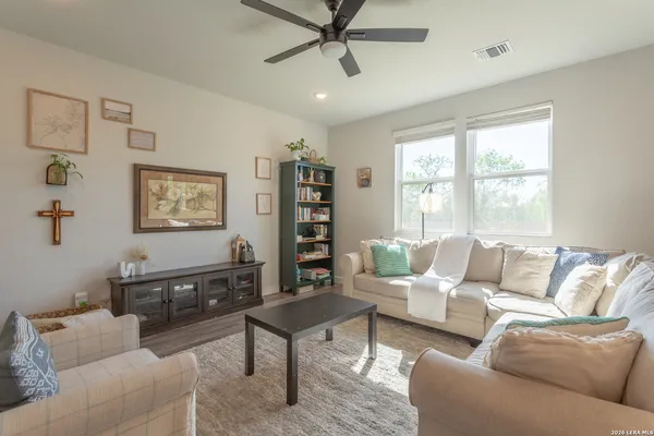 $2,300 | 9931 Forestier Green, San Antonio, TX 78221