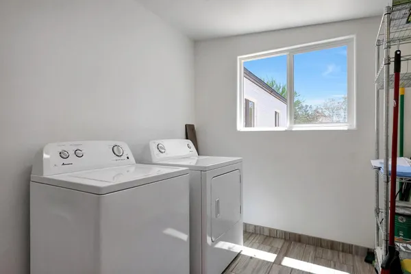 $3,000 | 224 West Glenrosa Avenue, Phoenix, AZ 85013