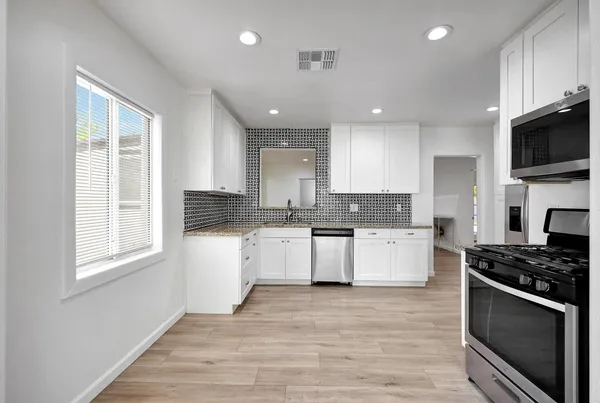 $3,000 | 224 West Glenrosa Avenue, Phoenix, AZ 85013