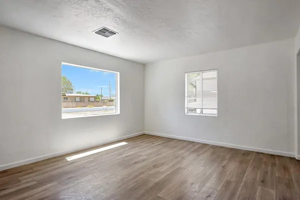 $3,000 | 224 West Glenrosa Avenue, Phoenix, AZ 85013