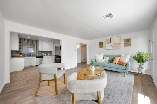 $3,000 | 224 West Glenrosa Avenue, Phoenix, AZ 85013