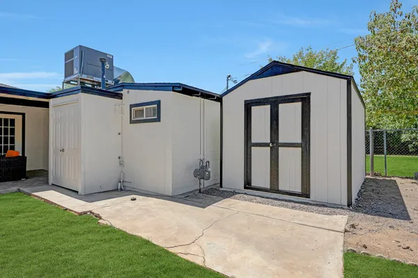 $3,000 | 224 West Glenrosa Avenue, Phoenix, AZ 85013