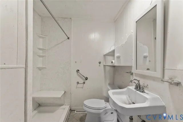 $179,900 | 2925 West Strathmore Road, Richmond, VA 23237