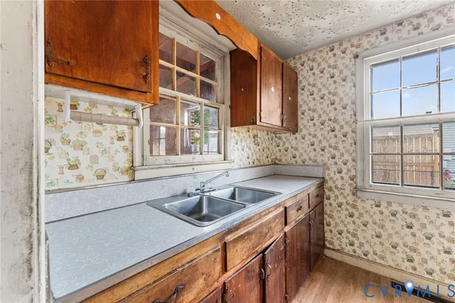 $179,900 | 2925 West Strathmore Road, Richmond, VA 23237