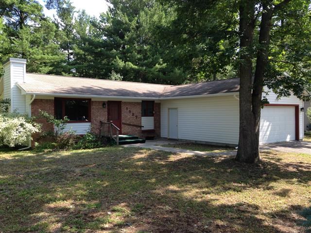 1537 Ridge View Court Traverse City, MI 49686 - Photo 1 of 26 1820400.JPG