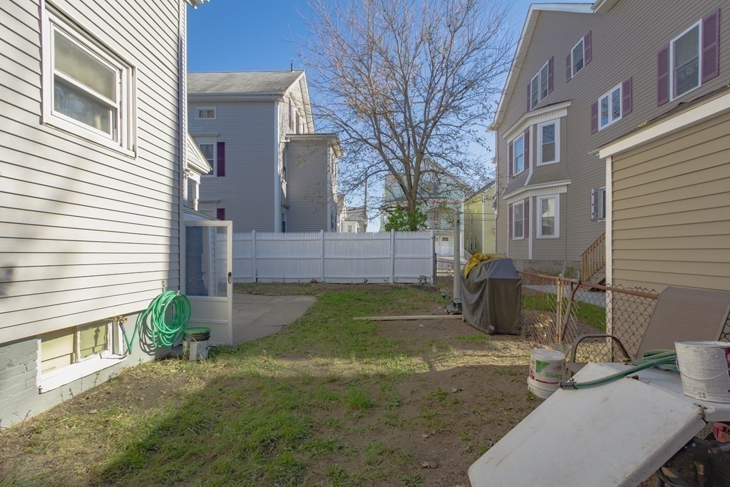 23 Warren Street Fall River, MA 02721 - Photo 7 of 36 Gallery Image 7
