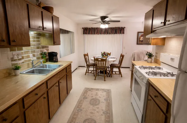 $275,000 | 4 Ingleshire Road, Montgomery, IL 60538