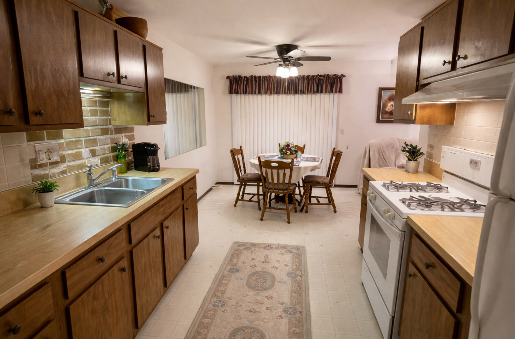 4 Ingleshire Road Montgomery, IL 60538 - Photo 3 of 10