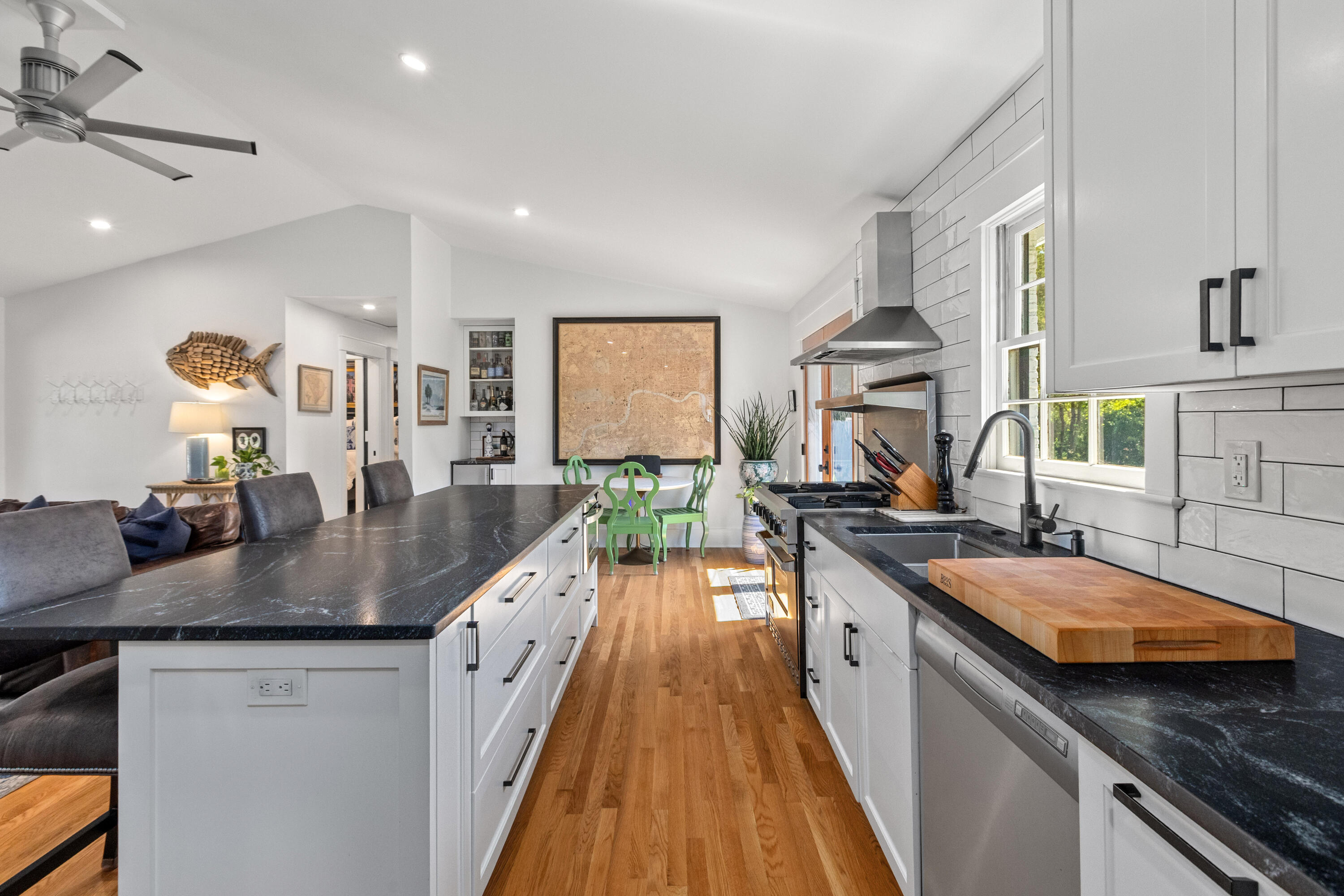 1089 Harbor View Road Charleston, SC 29412 - Photo 17 of 69 1089HarborViewRd-CasaVerdeMediaLLC18