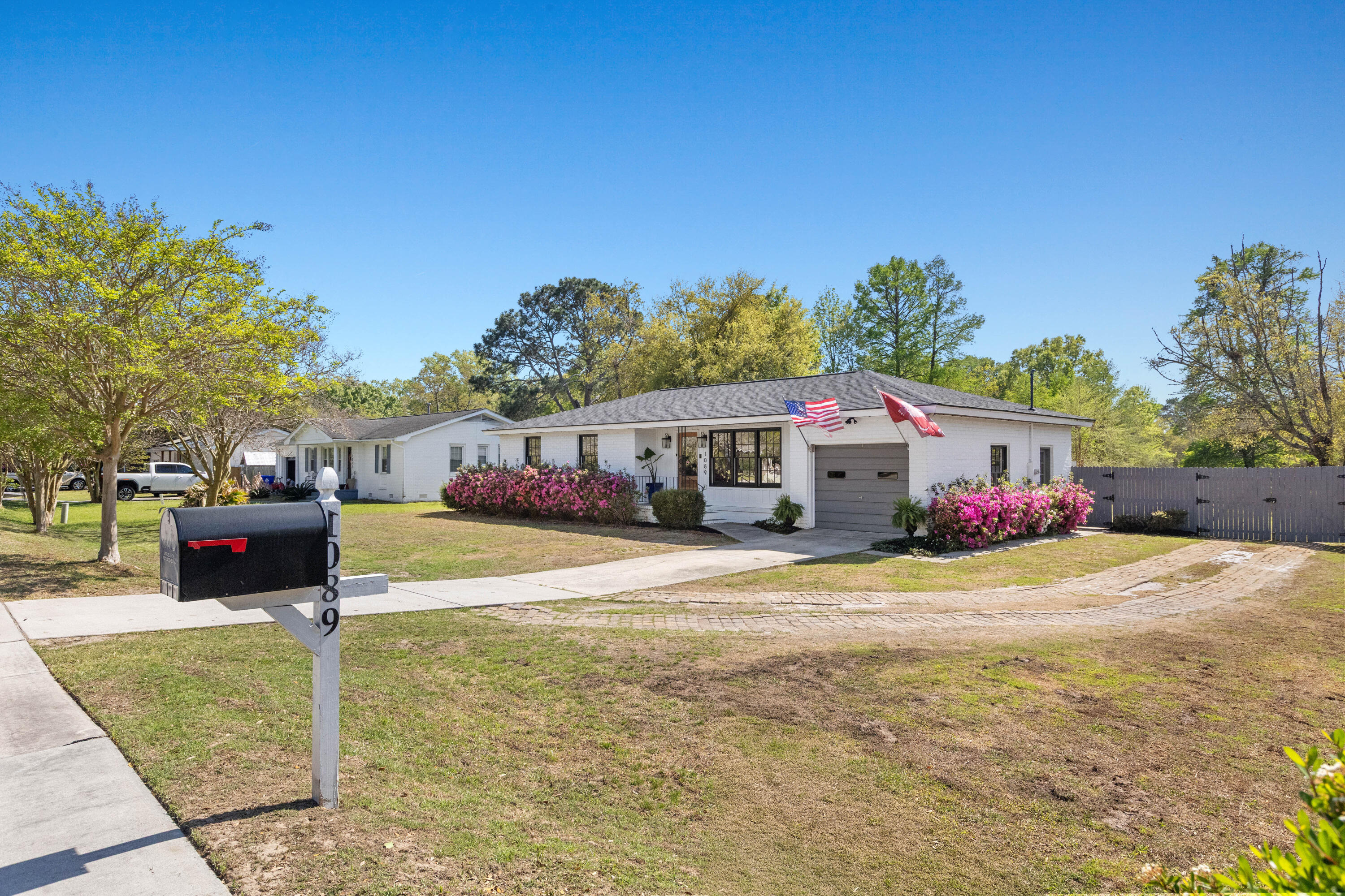1089 Harbor View Road Charleston, SC 29412 - Photo 2 of 69 1089HarborViewRd-CasaVerdeMediaLLC3