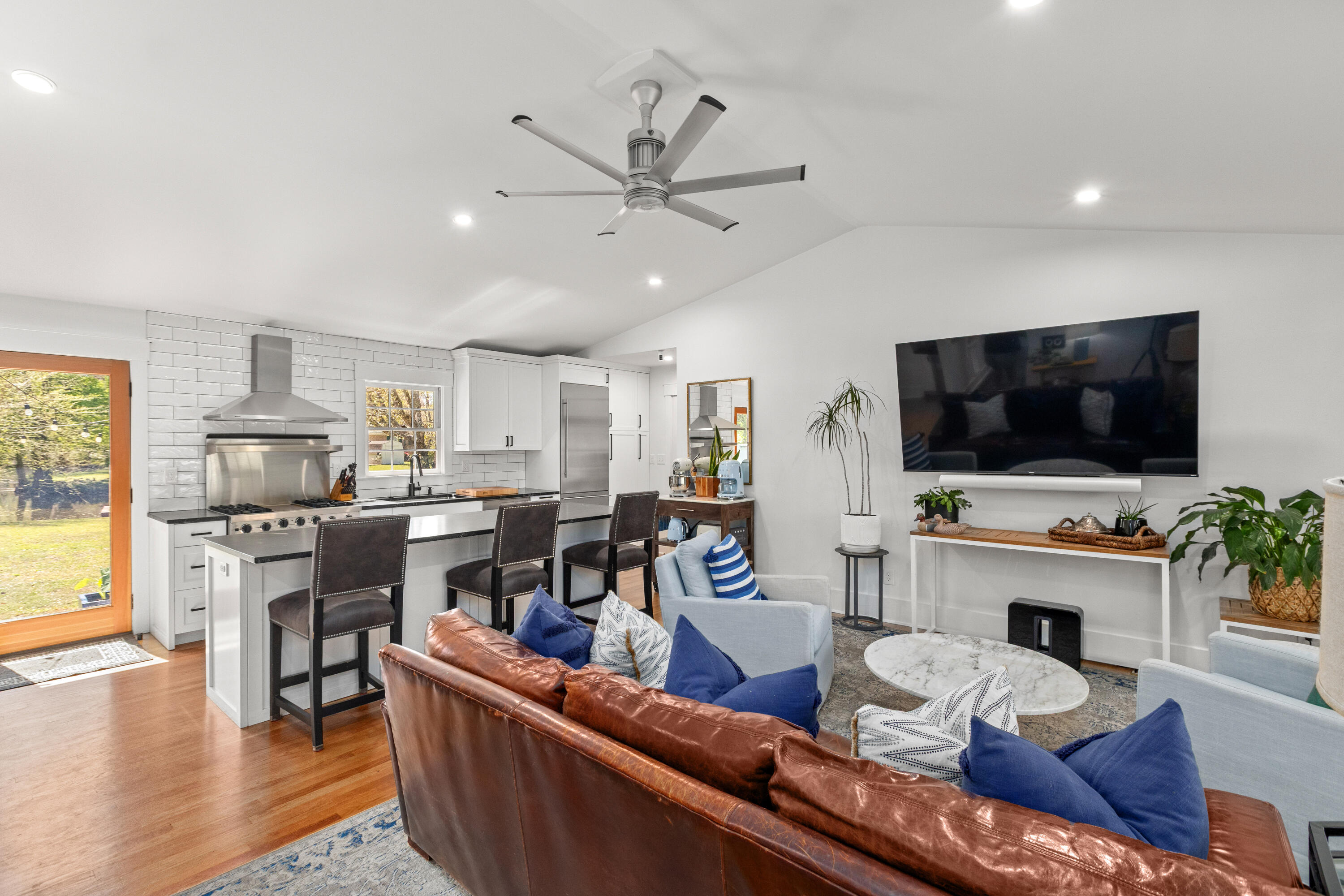 1089 Harbor View Road Charleston, SC 29412 - Photo 8 of 69 1089HarborViewRd-CasaVerdeMediaLLC9