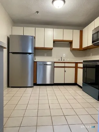 $2,100 | 11 Putter Drive, Unit 202, Wallingford, CT 06492