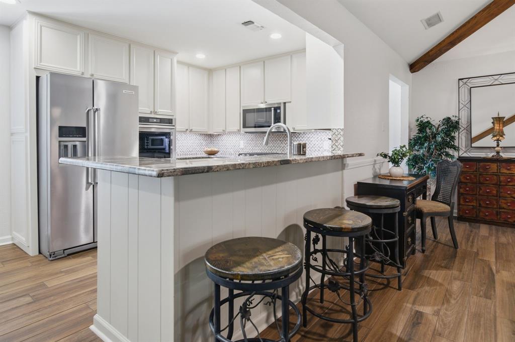 416 Cavender Court Hurst, TX 76054 - Photo 13 of 36