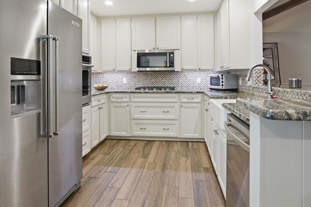 416 Cavender Court Hurst, TX 76054 - Photo 14 of 36