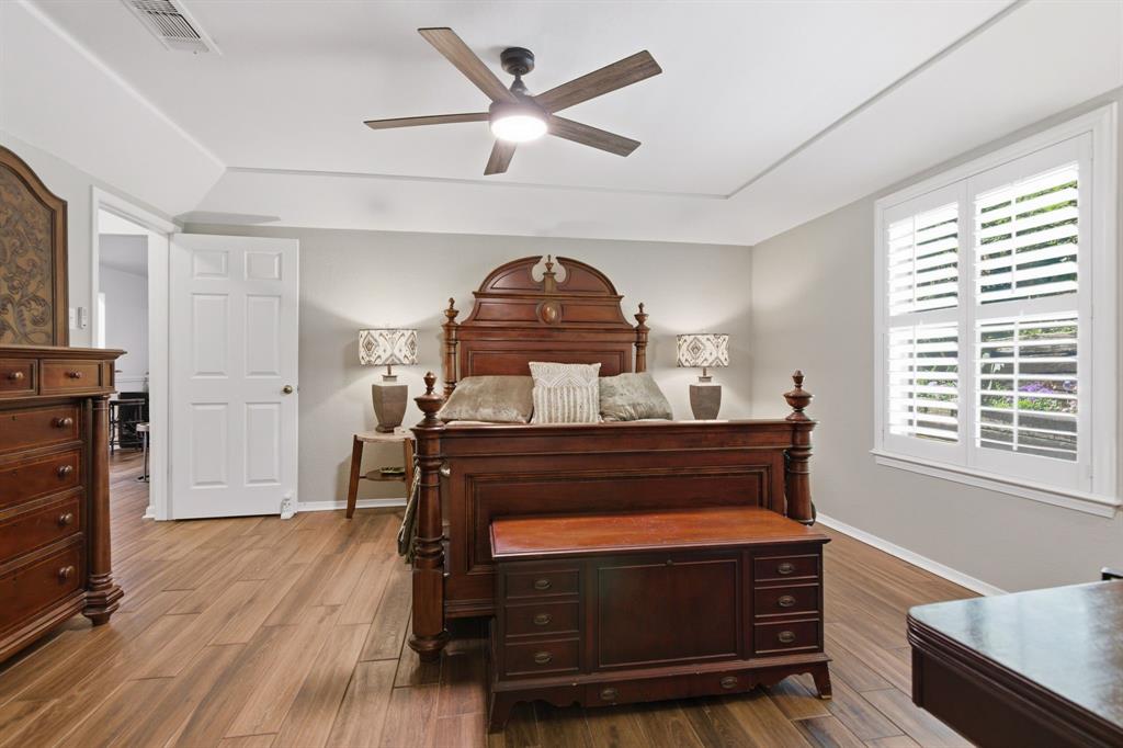 416 Cavender Court Hurst, TX 76054 - Photo 18 of 36