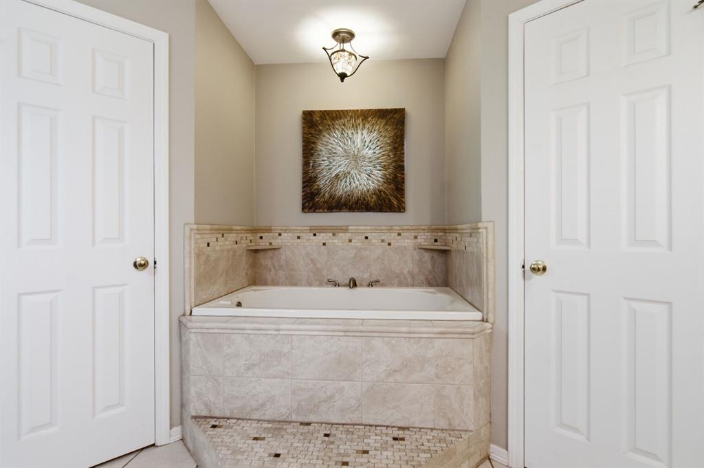 416 Cavender Court Hurst, TX 76054 - Photo 19 of 36