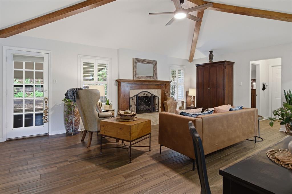 416 Cavender Court Hurst, TX 76054 - Photo 6 of 36