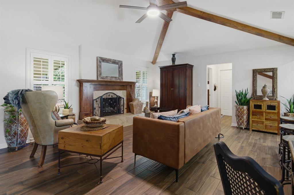 416 Cavender Court Hurst, TX 76054 - Photo 7 of 36