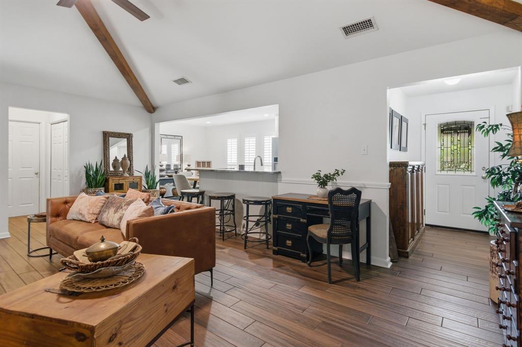 416 Cavender Court Hurst, TX 76054 - Photo 8 of 36