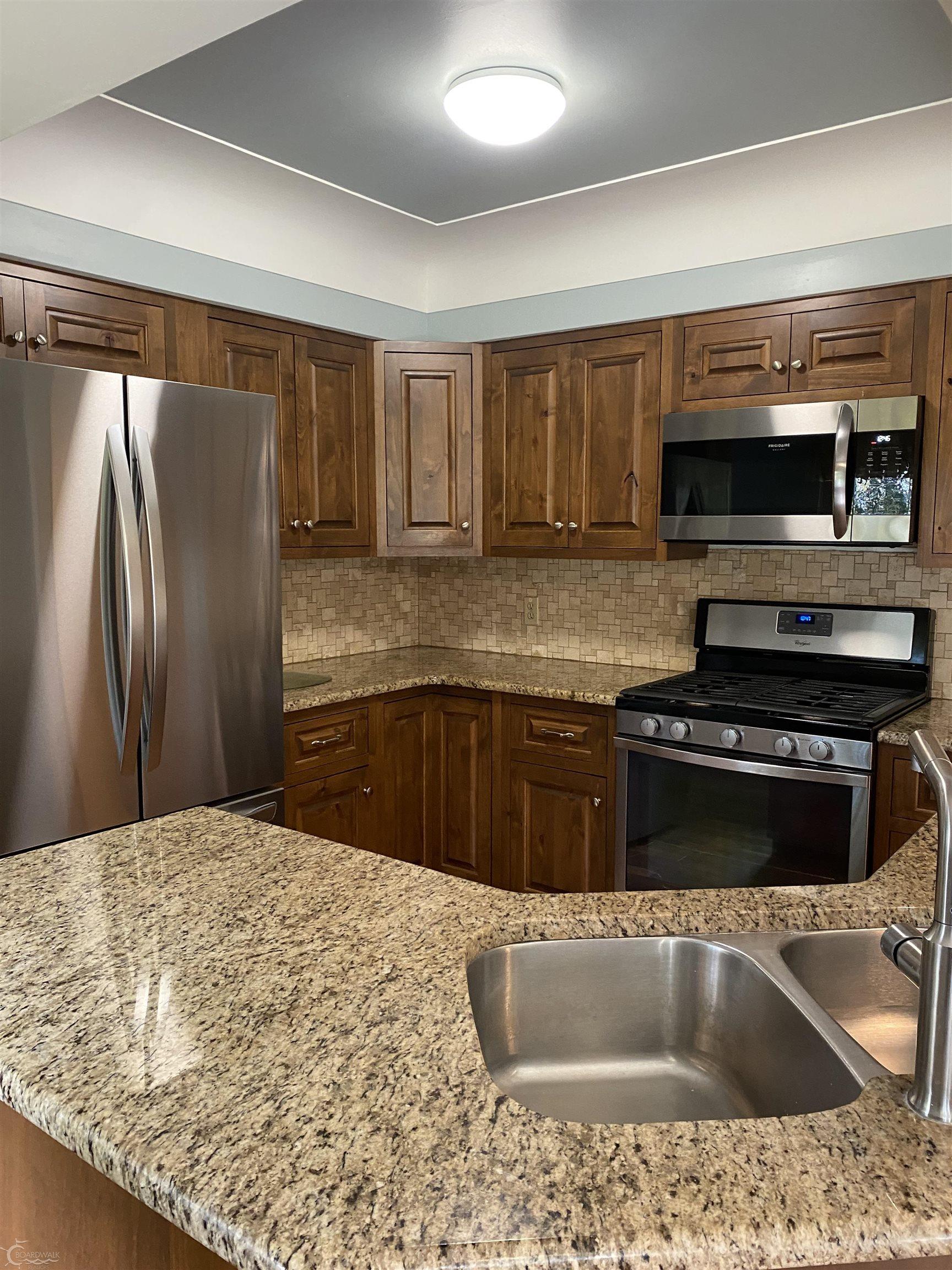 5750 Secord Lake Road Leonard, MI 48367 - Photo 19 of 91