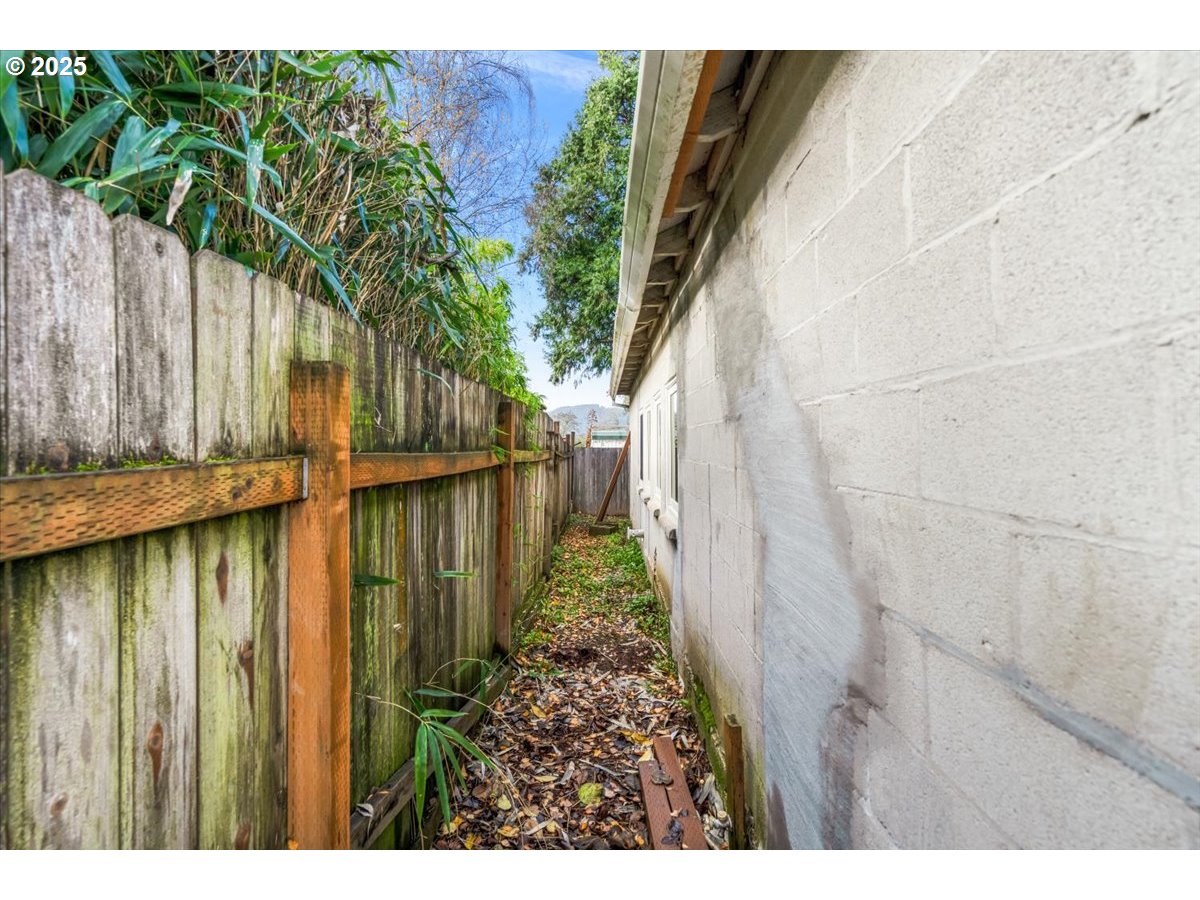 1720 B Street Forest Grove, OR 97116 - Photo 29 of 38 a view of a backyard