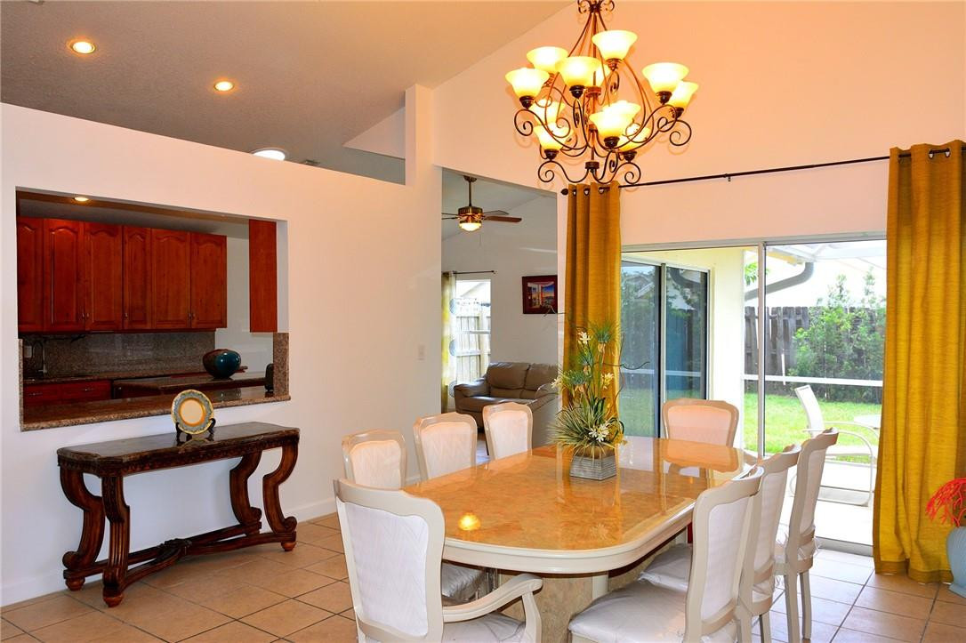 22617 Blue Fin Trail Boca Raton, FL 33428 - Photo 7 of 14 Dining room