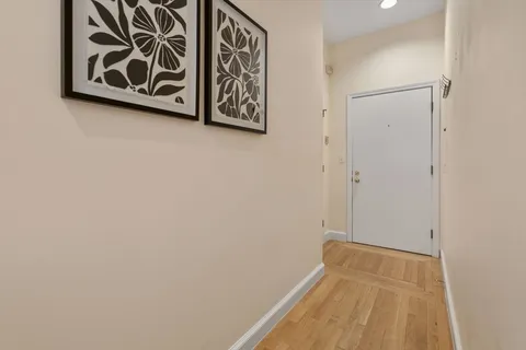 $845,000 | 2 Clarendon Street, Unit 302, Boston, MA 02116