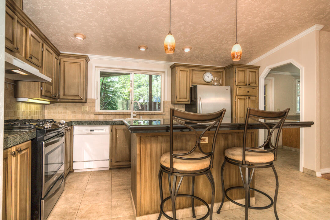 16879 Covina Road Bend, OR 97707 - Photo 16 of 46 14