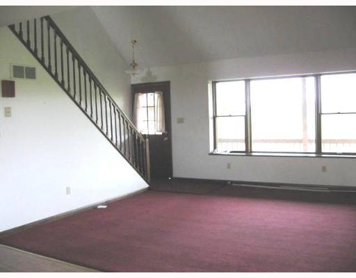 396 Cleland Mill Road New Castle, PA 16102 - Photo 4 of 8 Living Room.