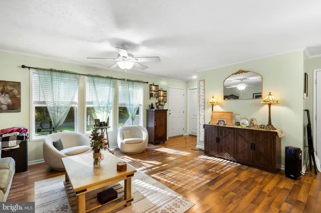 $345,000 | 895 Long Point Road, Hague, VA 22469