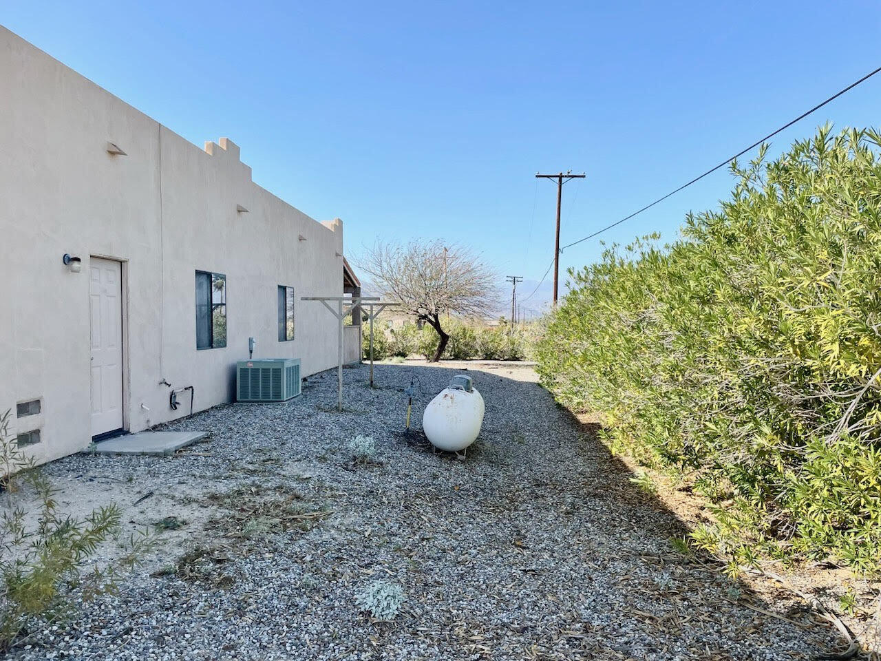 3404 Santa Saba Road Borrego Springs, CA 92004 - Photo 5 of 33 Side yard