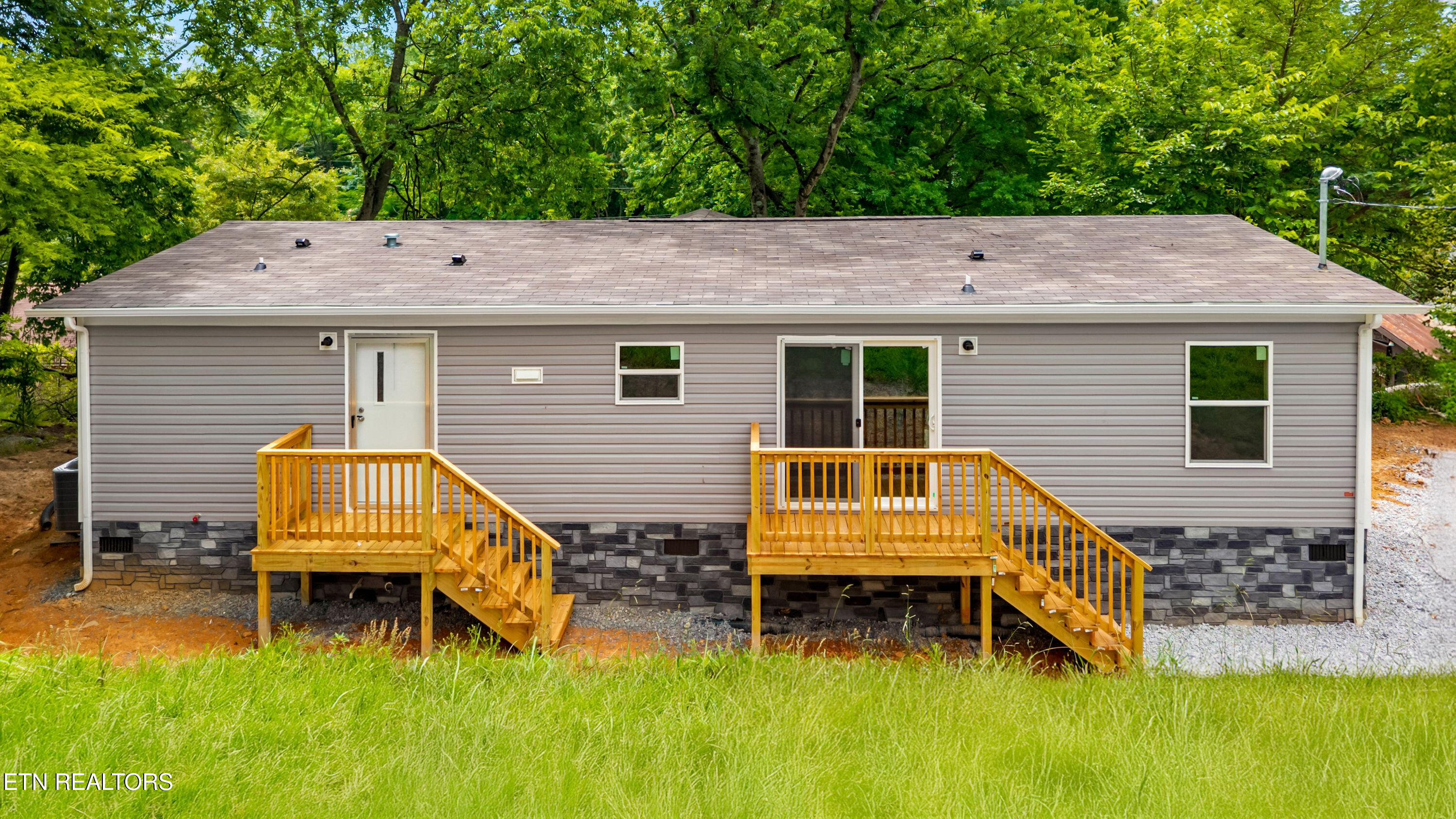 591 Freeman Avenue Newport, TN 37821 - Photo 2 of 23 591 1
