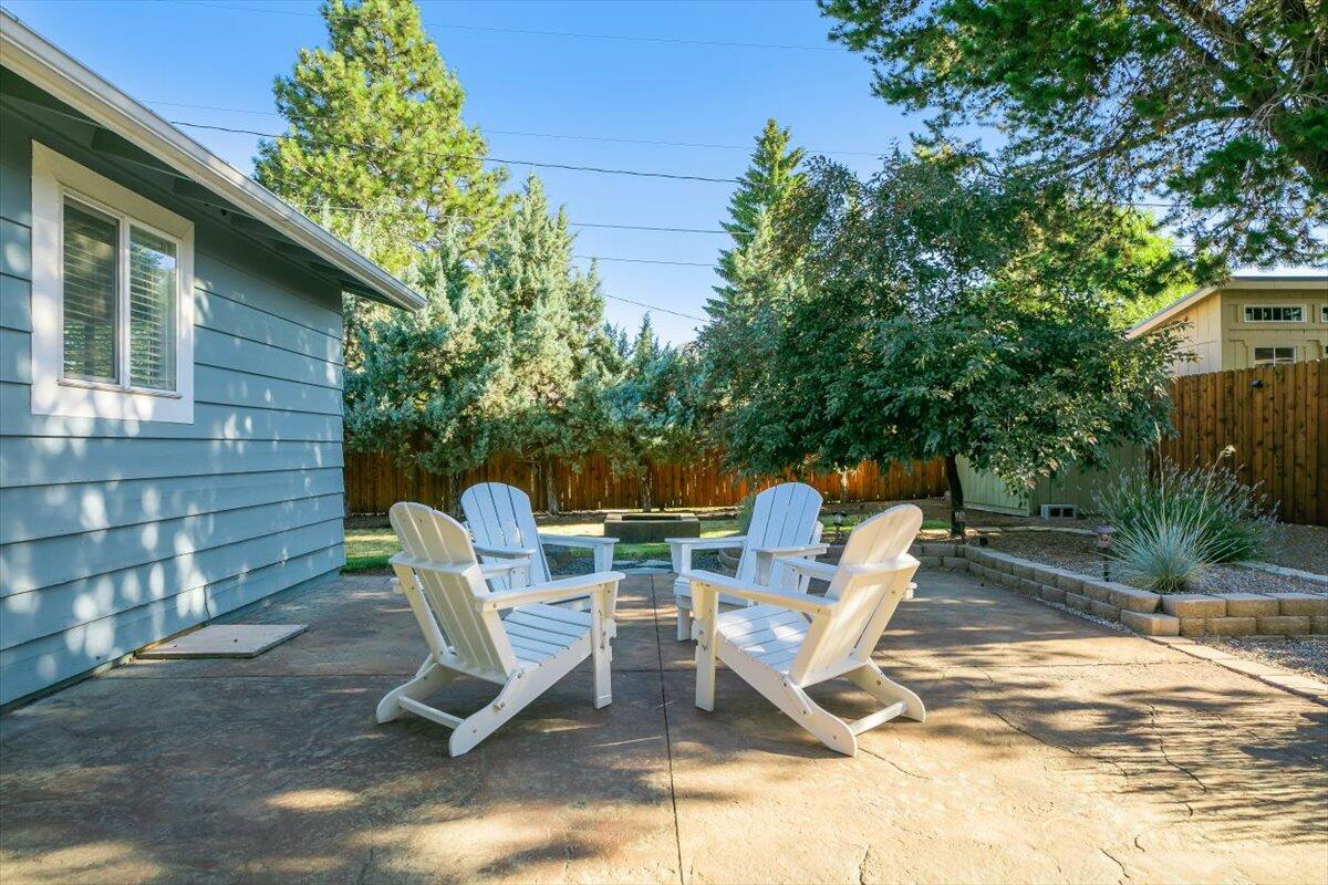 720 Northeast Innes Lane Bend, OR 97701 - Photo 29 of 35 29-720 NE Innes Ln-038